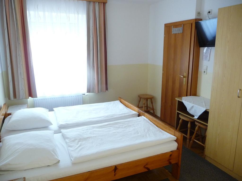 Fruehstueckspension Koelich Klagenfurt am Woerthersee Exterior foto