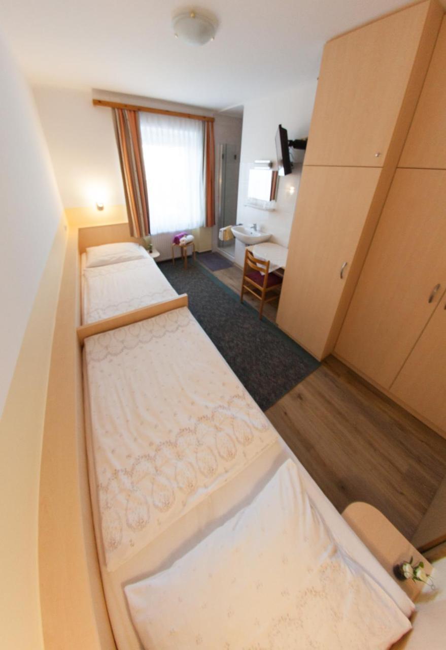 Fruehstueckspension Koelich Klagenfurt am Woerthersee Exterior foto